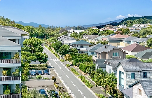 地域密着と全国対応のハイブリッド